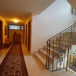 מלון Gaestehaus Meusburger בצאו